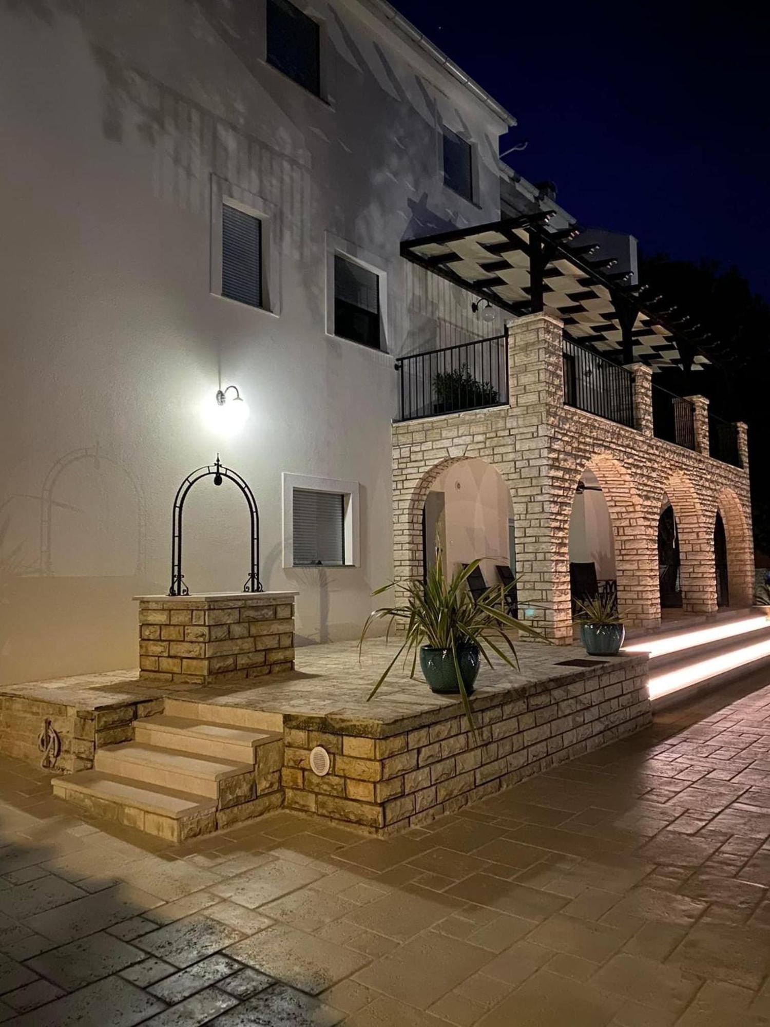 Villa Jalan Vrsi Exterior photo