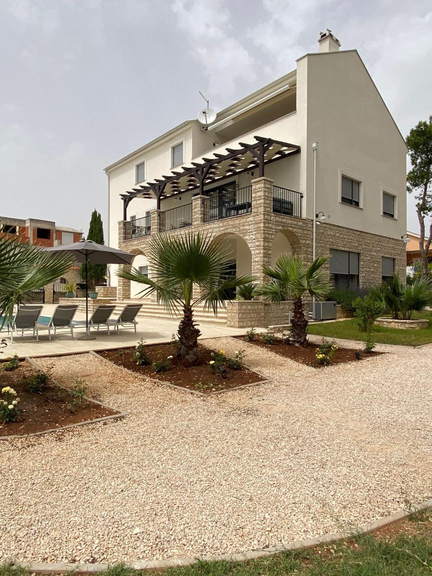 Villa Jalan Vrsi Exterior photo